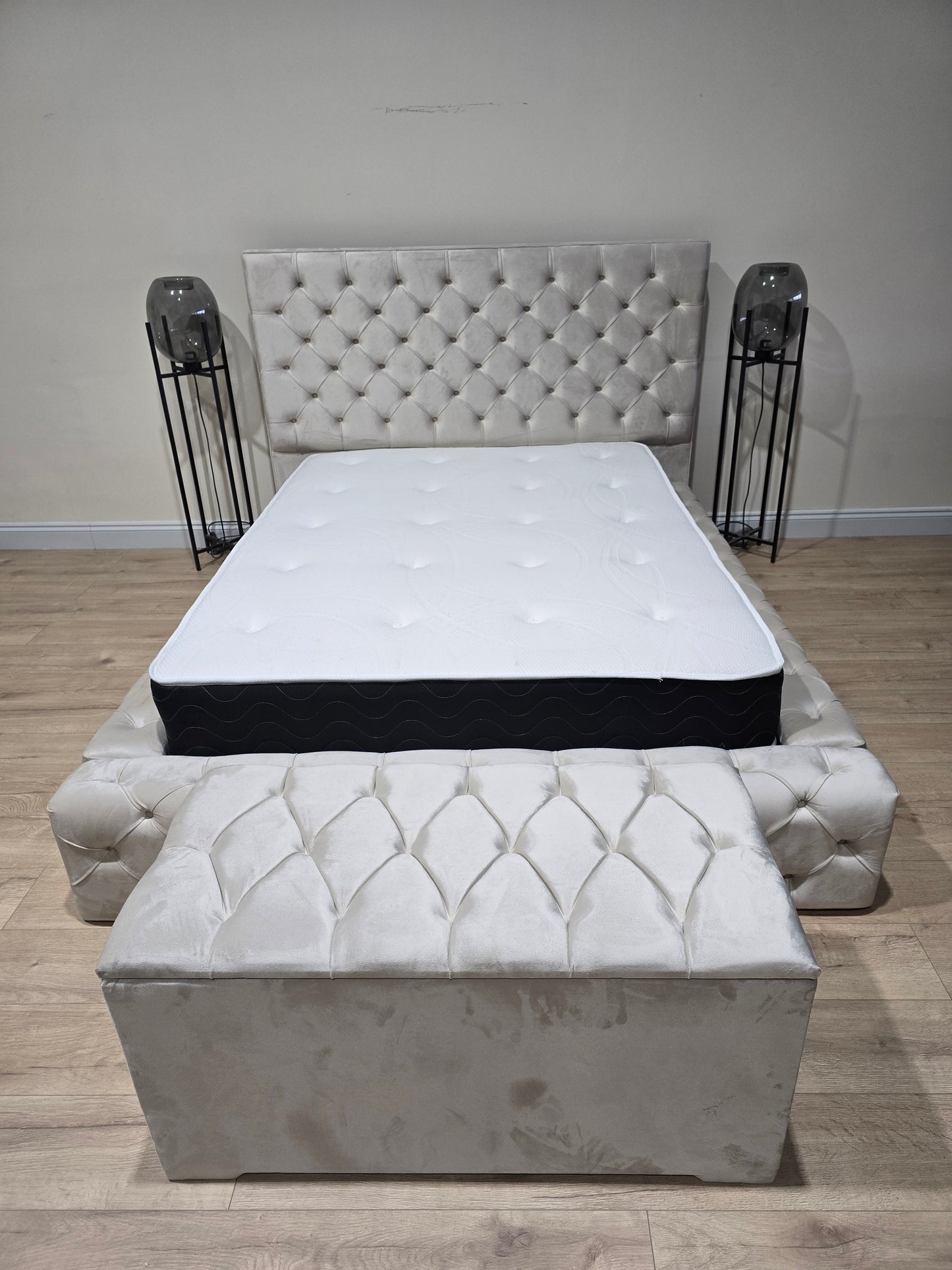 Ottoman end of bed deep storage box chesterfield lid - ISTOOLS