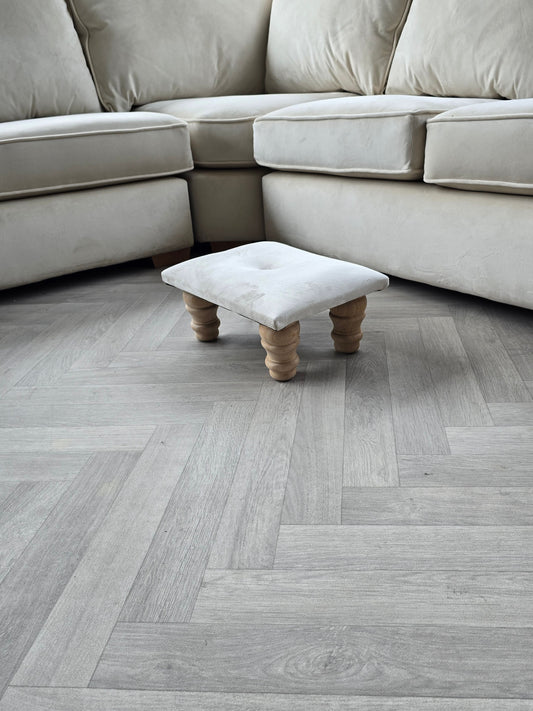 Small creamy white footrest pouffe - ISTOOLS