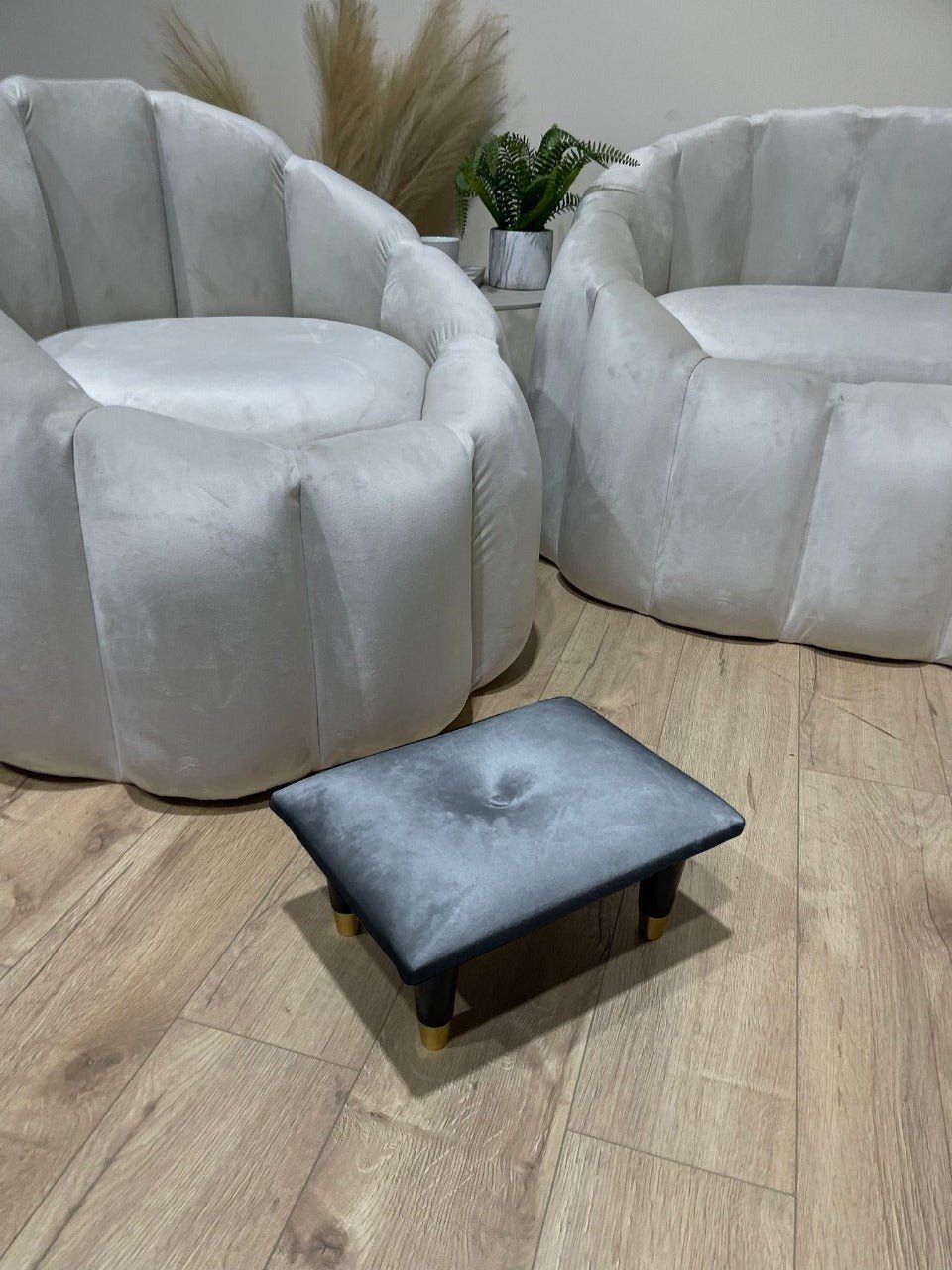 Small grey pouffe footrest suitable for bedroom and lounge - ISTOOLS