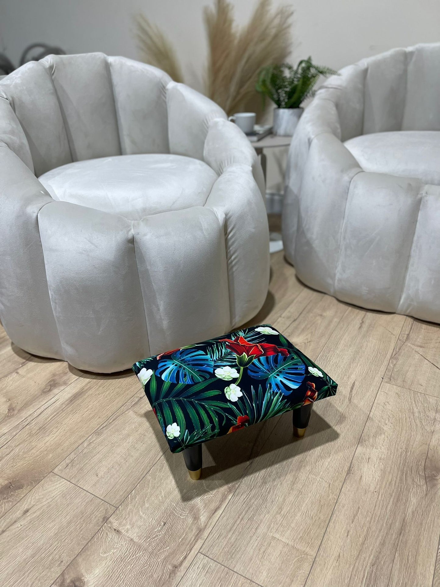 Small forrest floral footrest pouffe - ISTOOLS