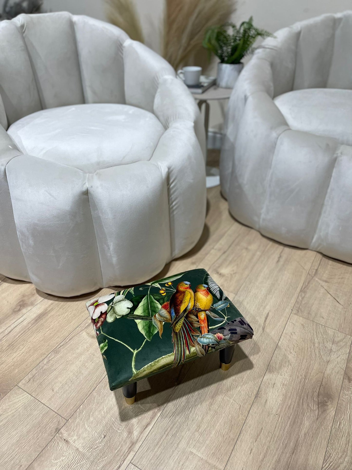 Stylish small green pouffe footrest for cozy home decor - ISTOOLS