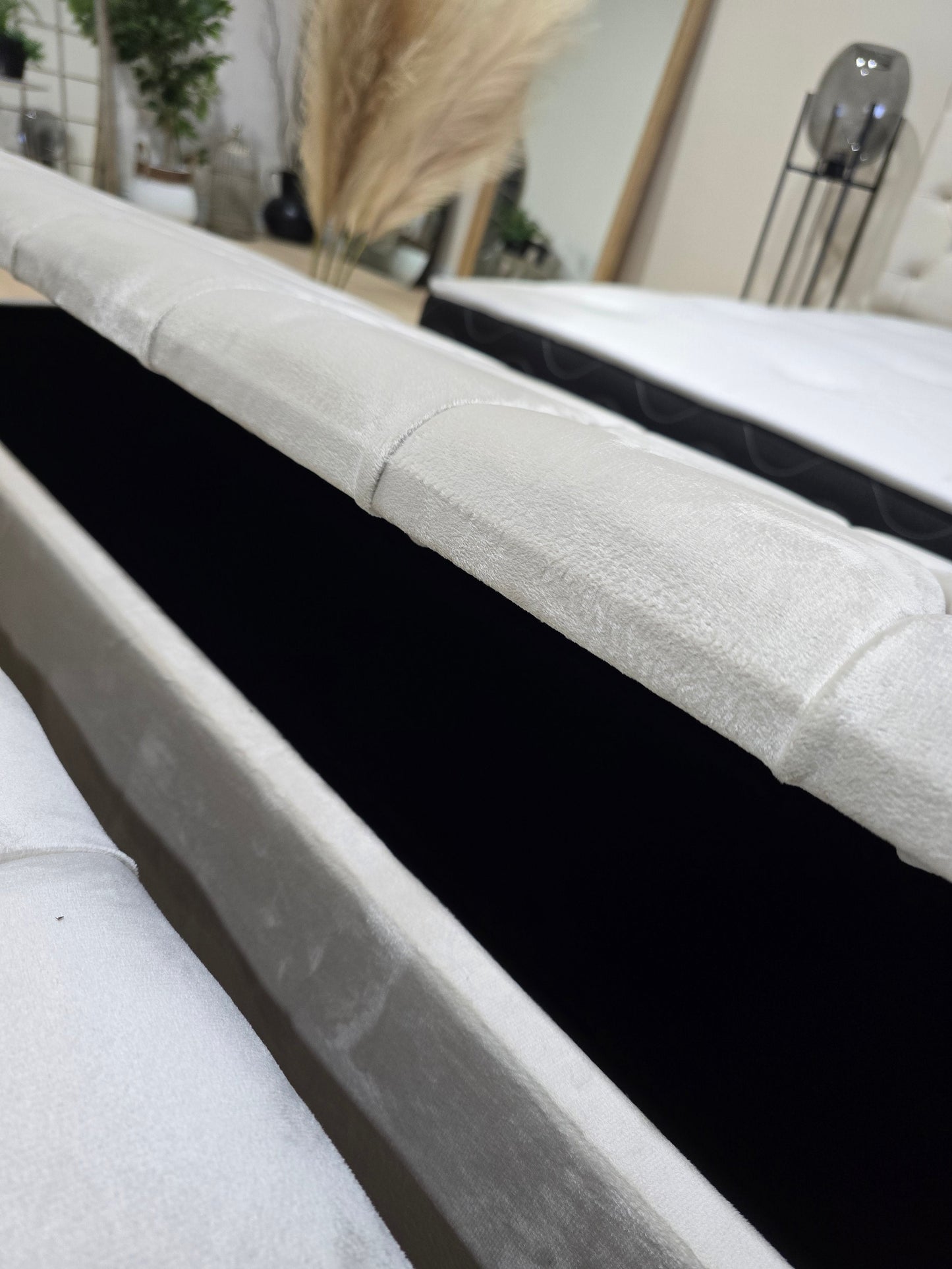 Cream large Ottoman deep bedroom storage box chesterfield bench seat - ISTOOLS