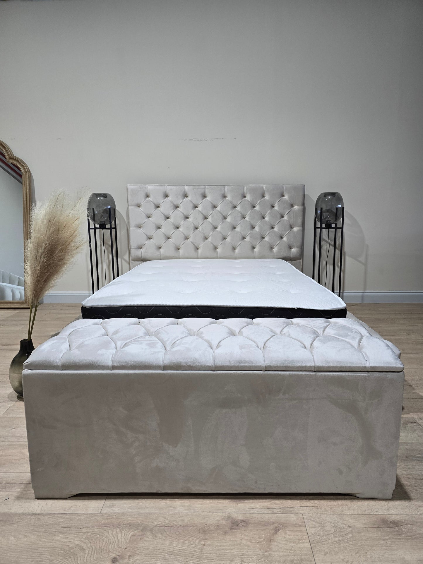 Cream large Ottoman deep bedroom storage box chesterfield bench seat - ISTOOLS