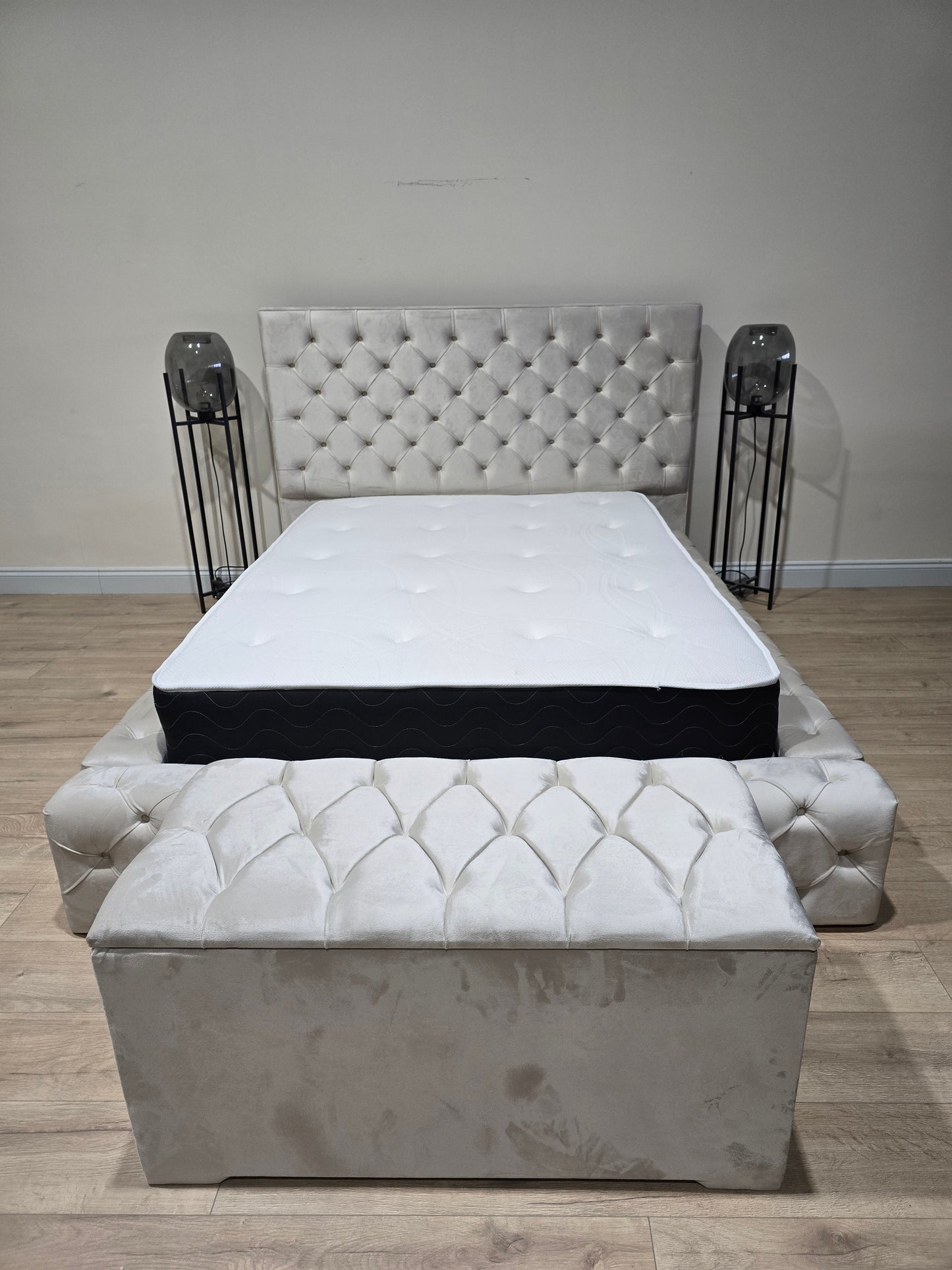 Creamy white bose bed chesterfield tufted matching buttons - ISTOOLS