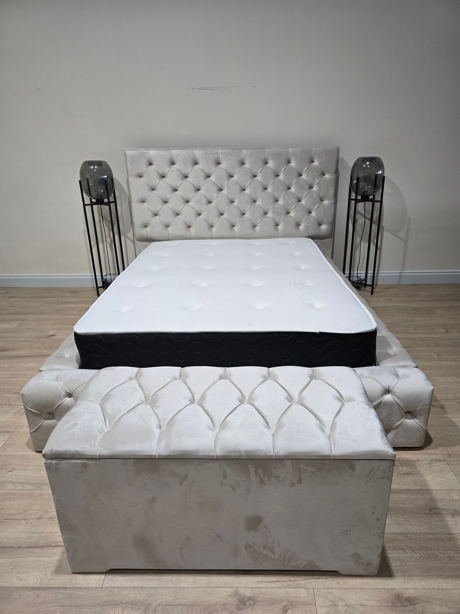 Creamy white bose bed chesterfield tufted matching buttons - ISTOOLS