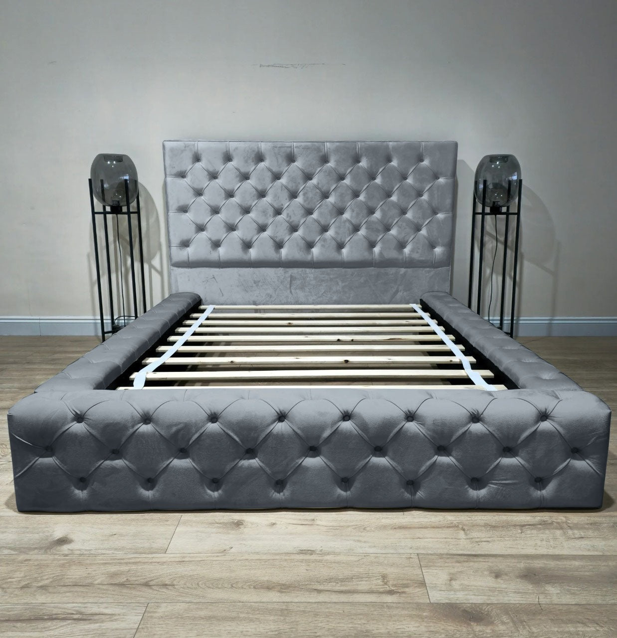 Grey bose bed chesterfield tufted matching buttons - ISTOOLS