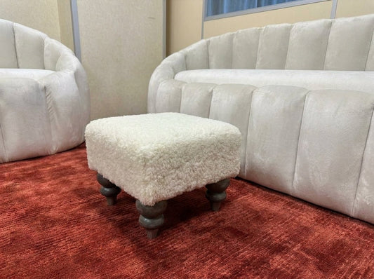 ISTOOLS Luxury Footstool – Soft Cozy Fur Bench for Living Room Comfort - ISTOOLS
