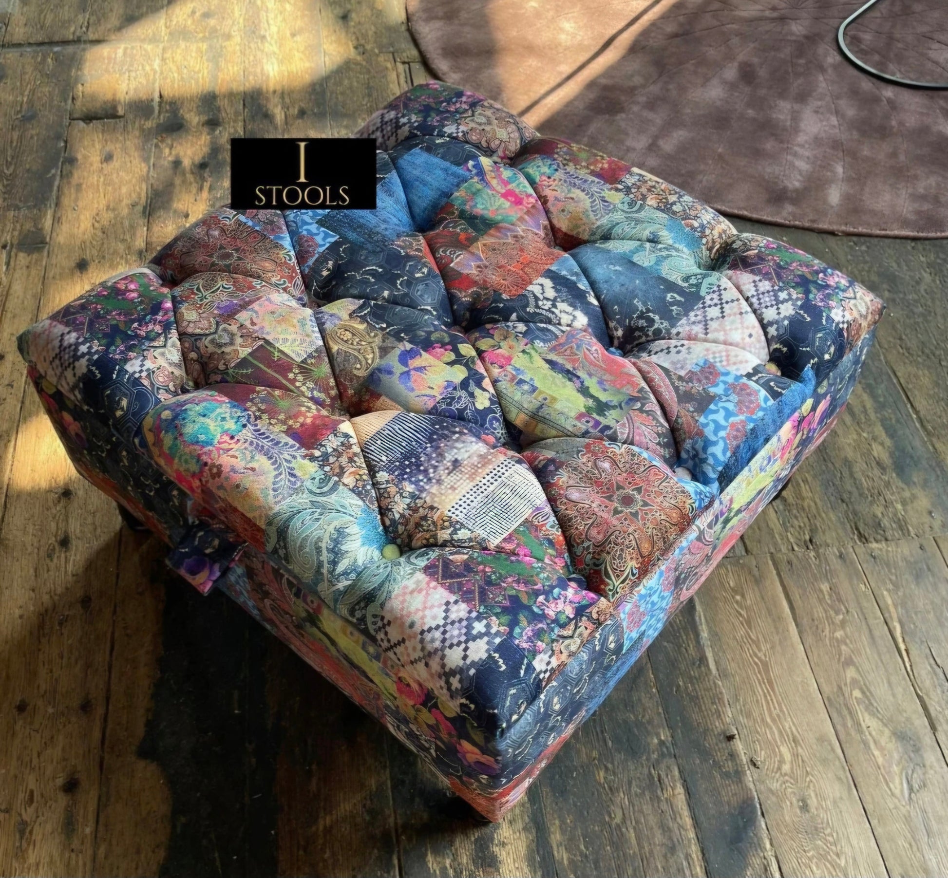 Made to measure demask storage Chesterfield lid chunky oak legs - ISTOOLS