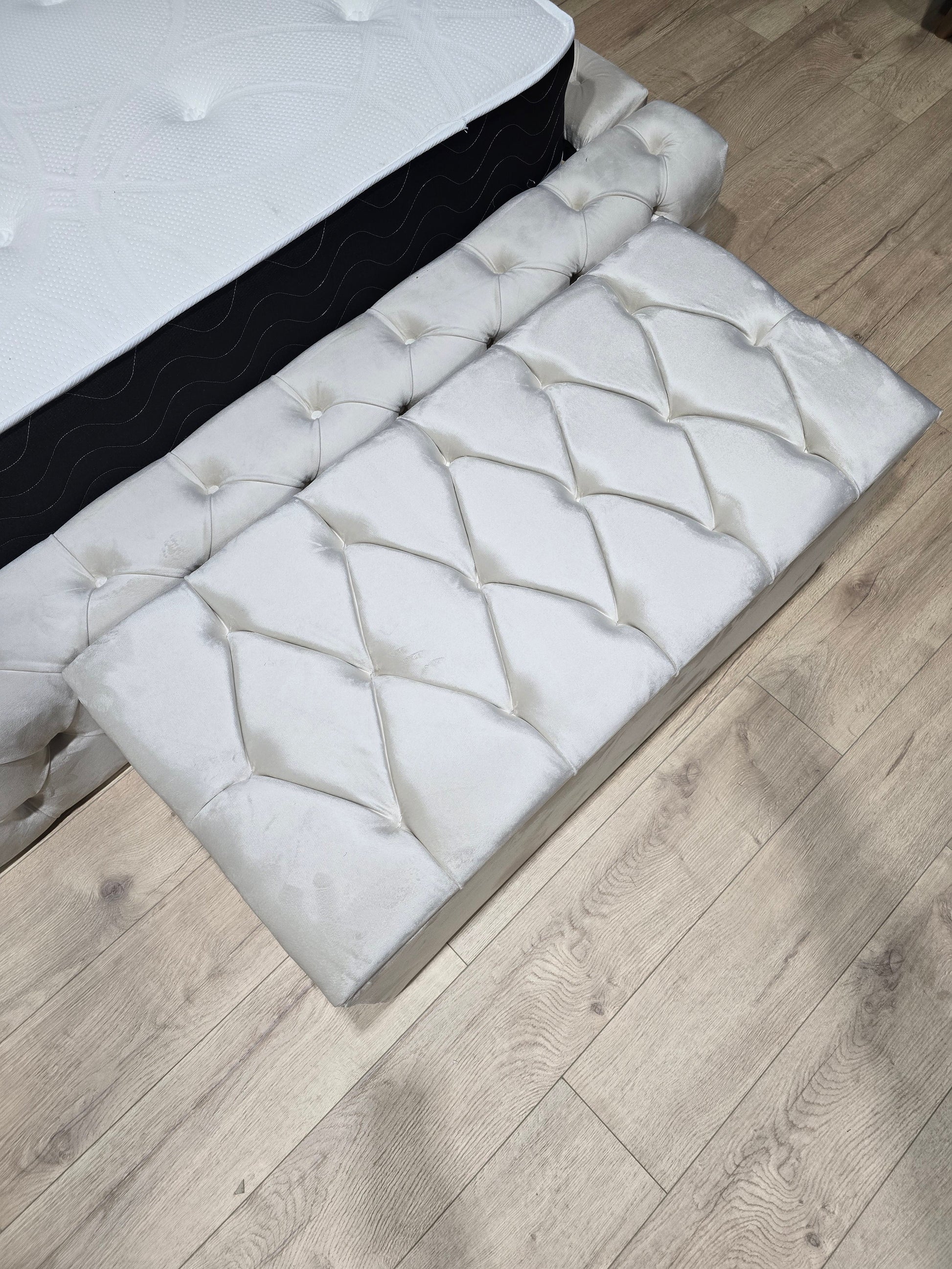 Ottoman end of bed deep storage box chesterfield lid - ISTOOLS