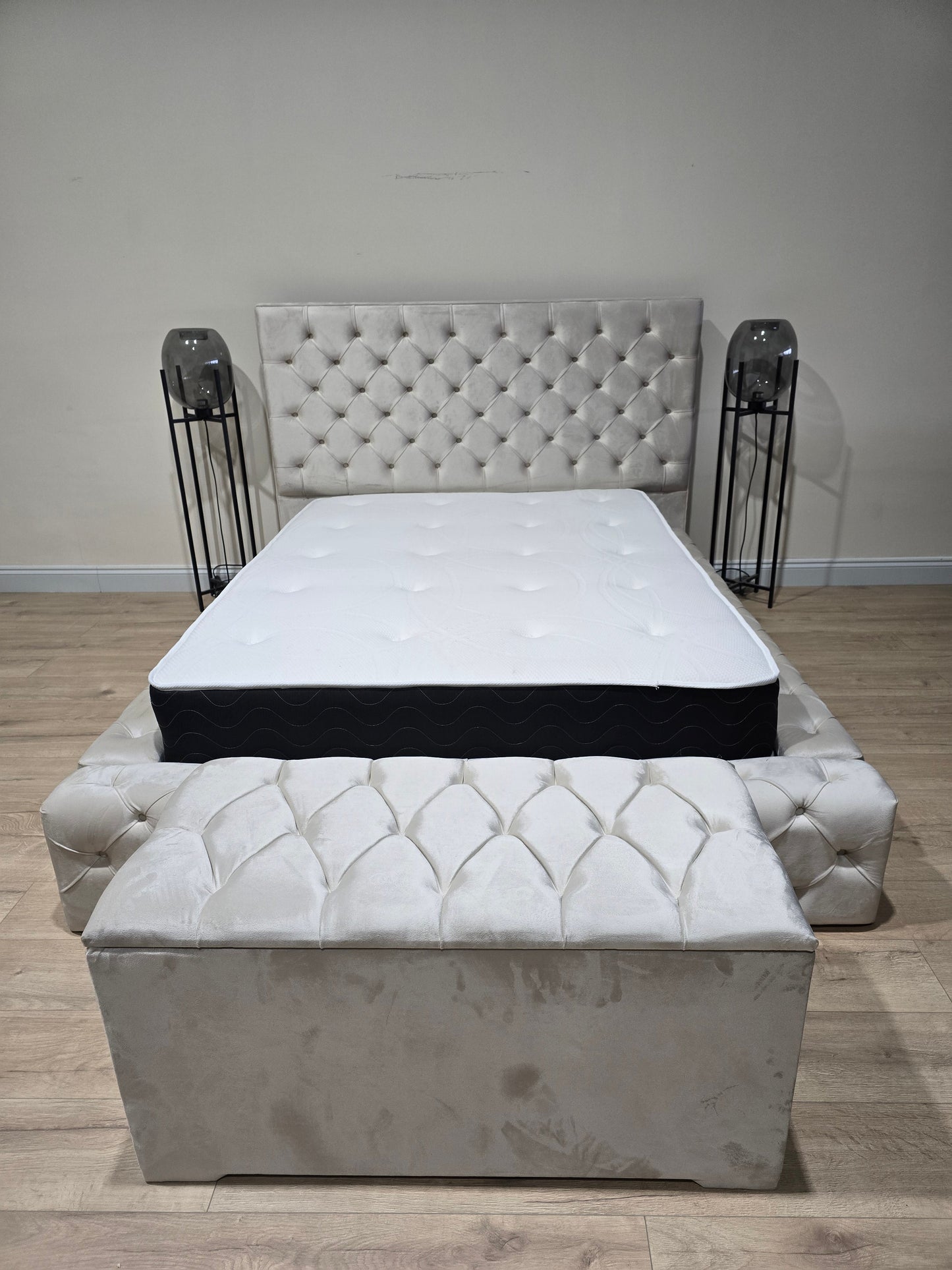 Ottoman end of bed deep storage box chesterfield lid - ISTOOLS