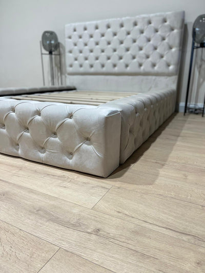 Creamy white  bose bed chesterfield tufted matching buttons