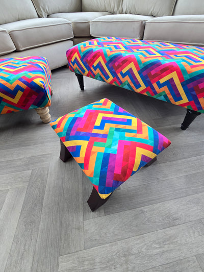 Small trem footrest pouffe