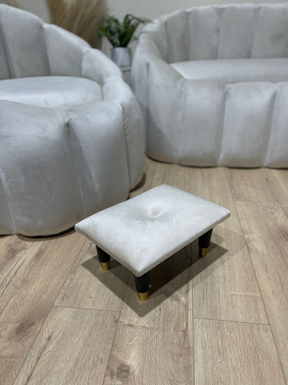 Small creamy white footrest pouffe - ISTOOLS