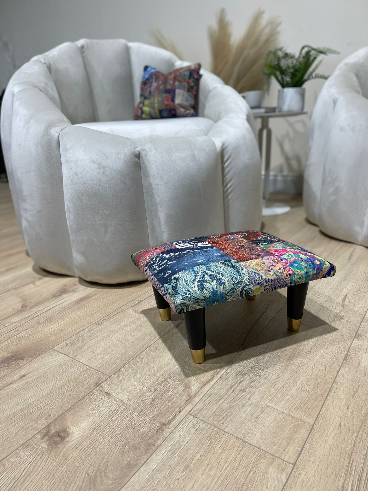 Small demask footrest pouffe - ISTOOLS