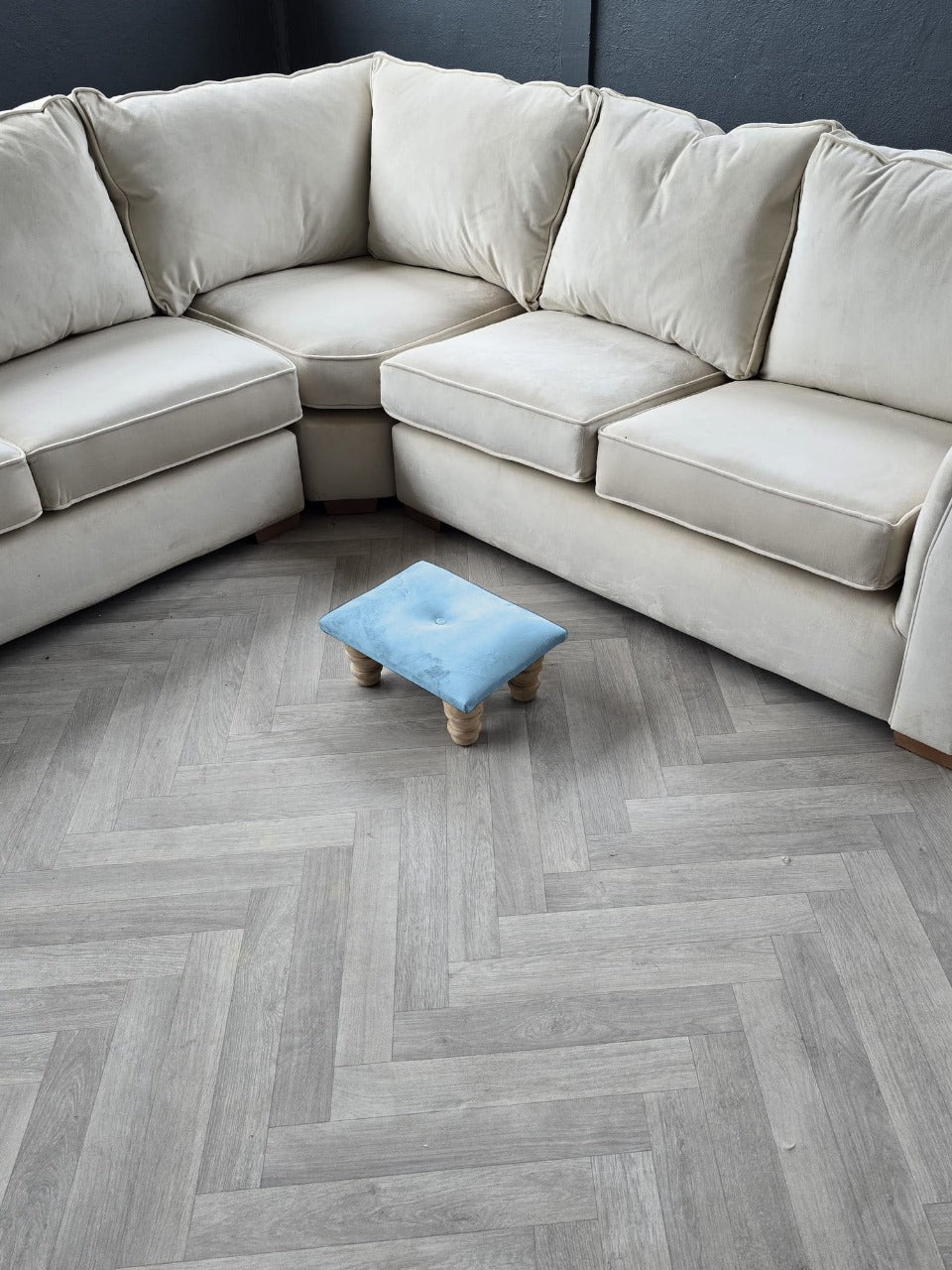 Small footrest pouffe handmade - ISTOOLS