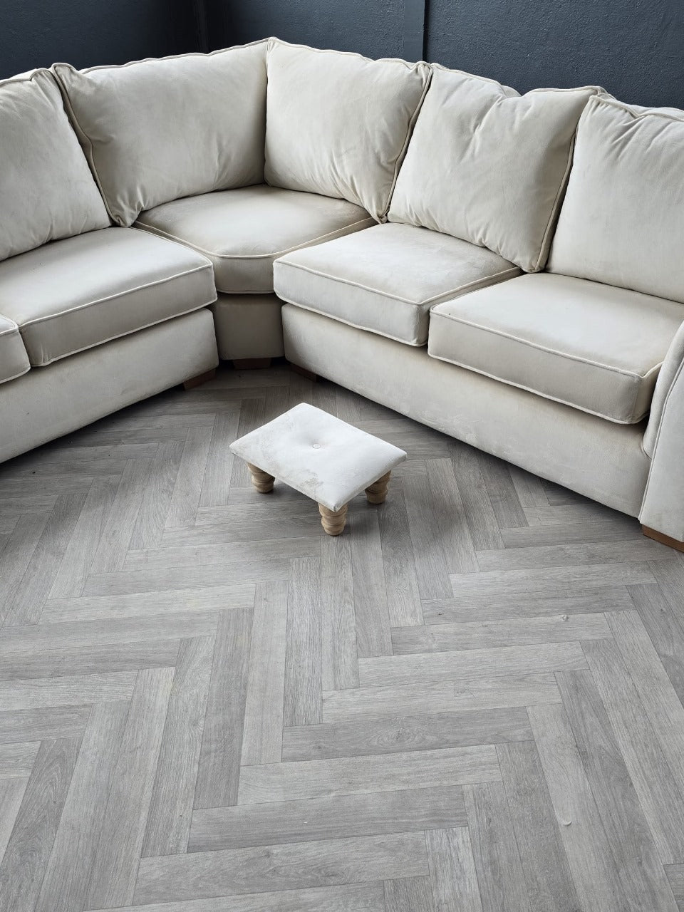 Small footrest pouffe handmade - ISTOOLS