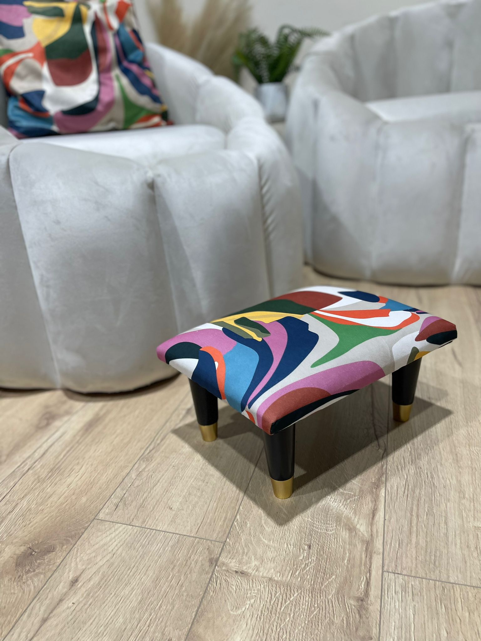 Small multi colour footrest pouffe - ISTOOLS