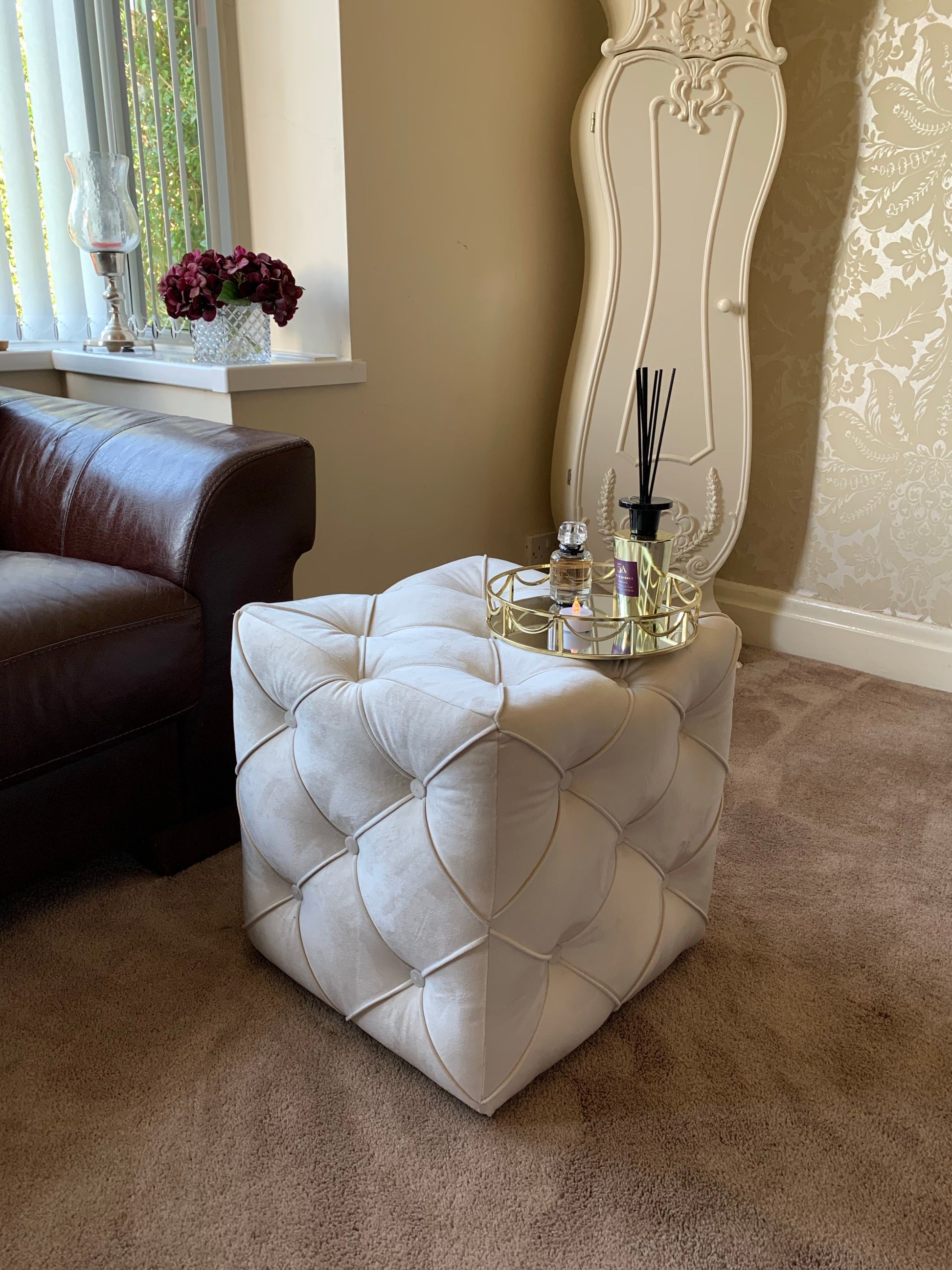 Creamy White square cube deep buttoned coffee table - ISTOOLS