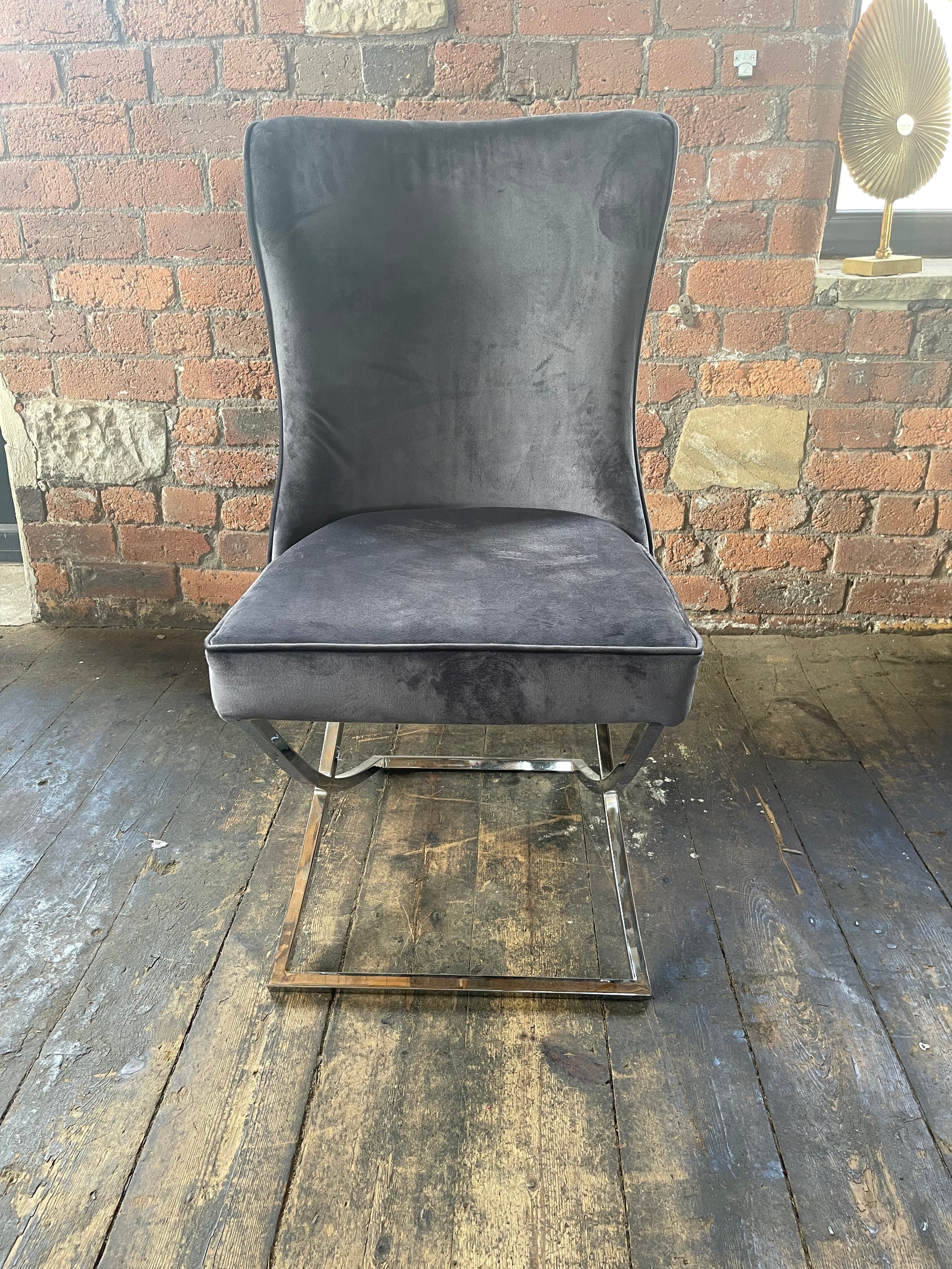 Curved Back Dark Grey Dining Room Chair - ISTOOLS